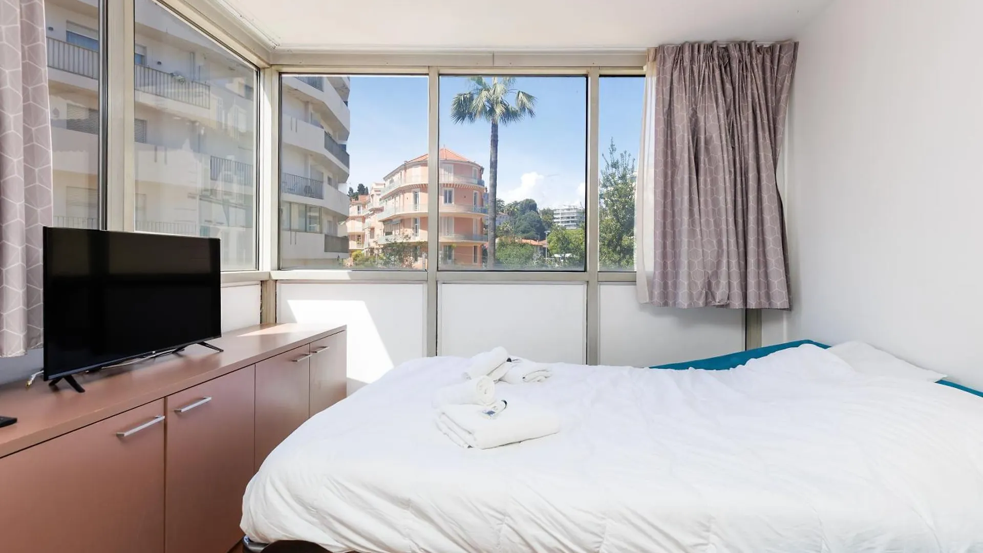 Rio - 200 M Plages - App 6Pers- Climatise, Terrasse, Piscine, Parking Cannes Appartamento