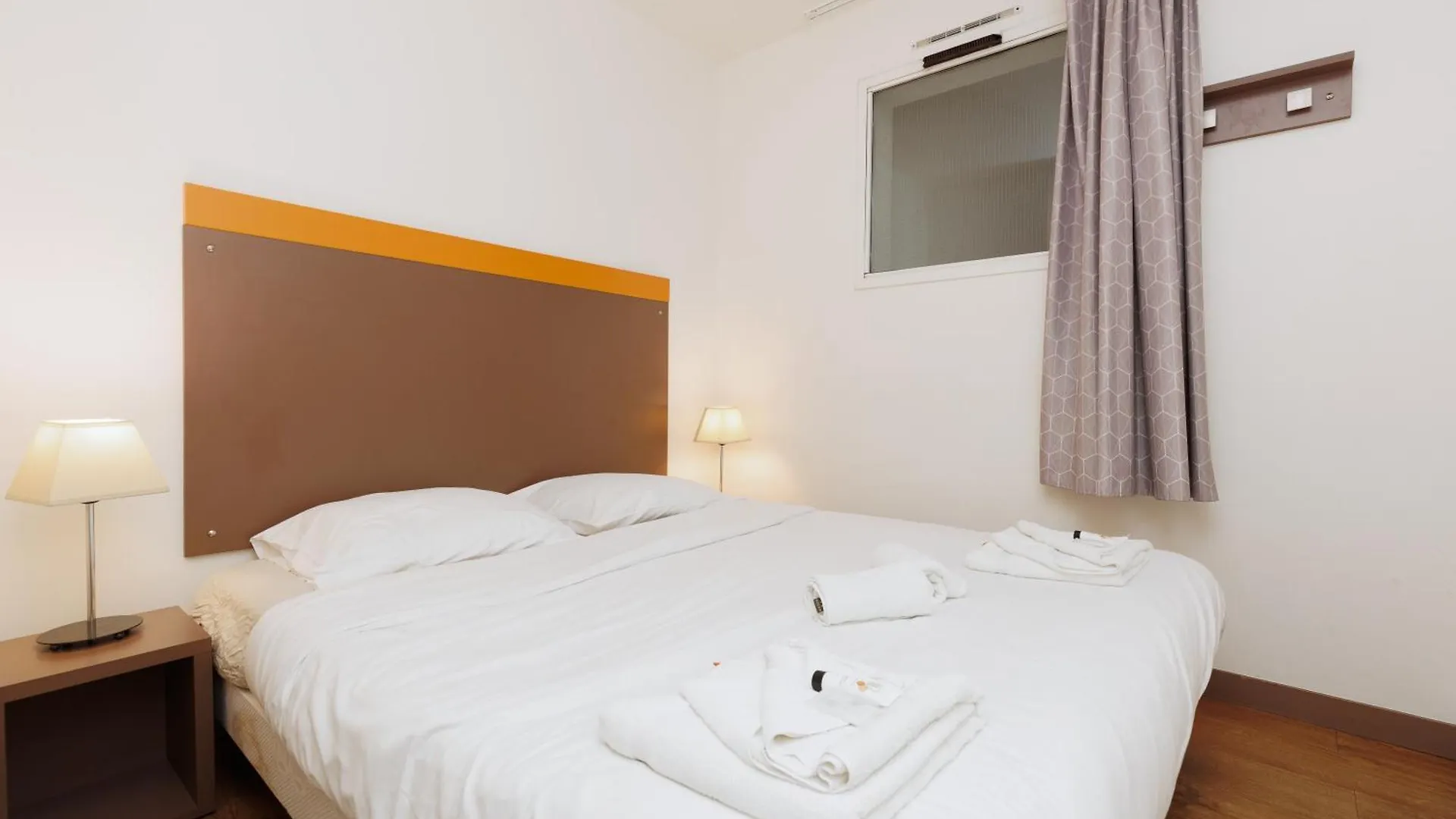 Apartment Rio - 200 M Plages - App 6Pers- Climatise, Terrasse, Piscine, Parking Cannes France