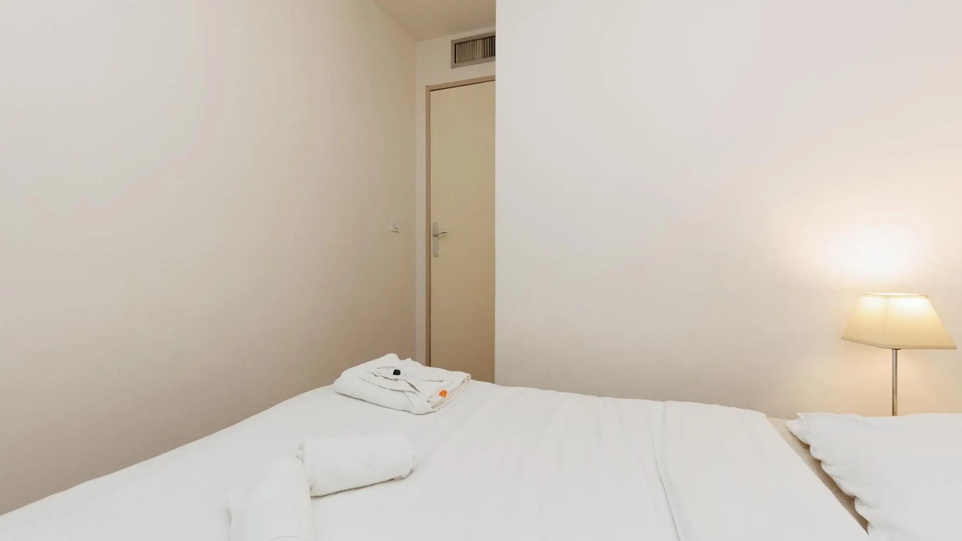 Rio - 200 M Plages - App 6Pers- Climatise, Terrasse, Piscine, Parking Cannes Apartment