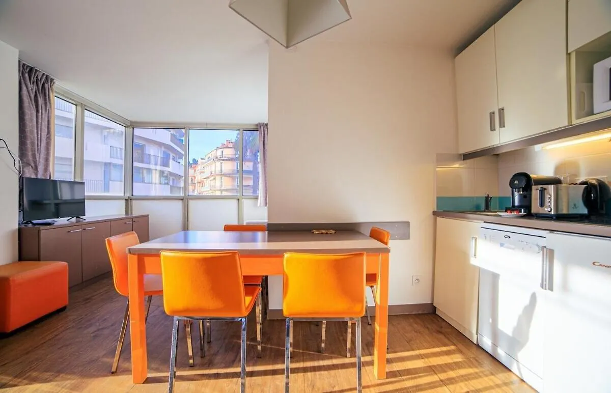 Apartment Rio - 200 M Plages - App 6Pers- Climatise, Terrasse, Piscine, Parking Cannes France